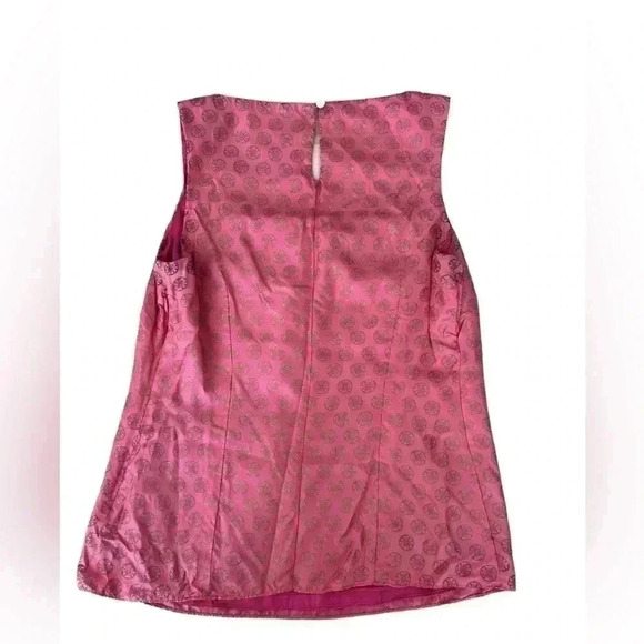 Vineyard Vines Silk Top. Pink with Sand Dollars. Sleeveless - Picture 8 of 8